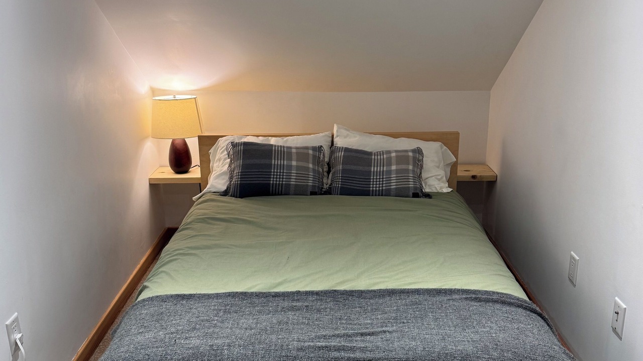 Photo of Bedroom in Okanagan-Similkameen