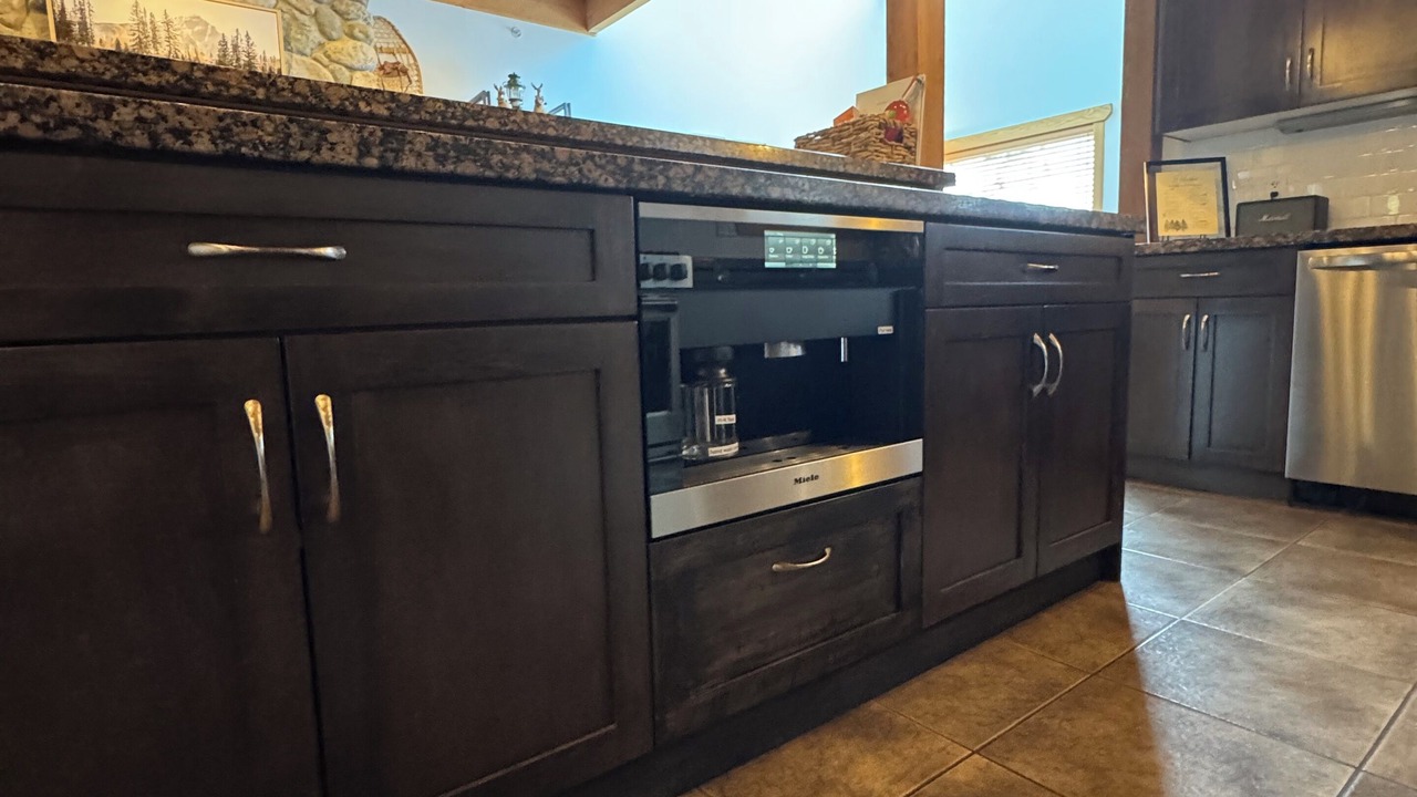 Photo of Kitchen in Okanagan-Similkameen