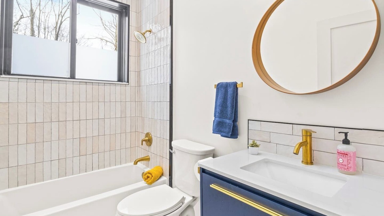 Photo of Bathroom in Scottsburg