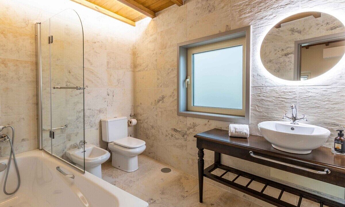 Photo of Bathroom in Cardielos