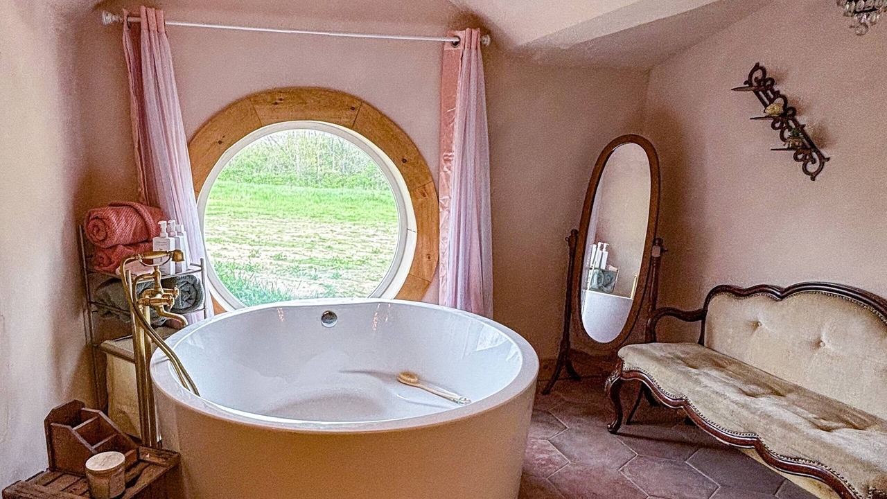 Photo of Bathroom in Nauvoo