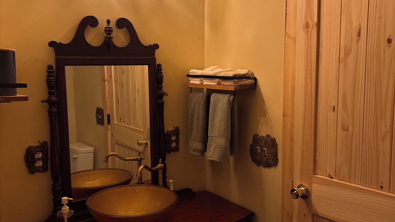 Photo of Bathroom in Nauvoo