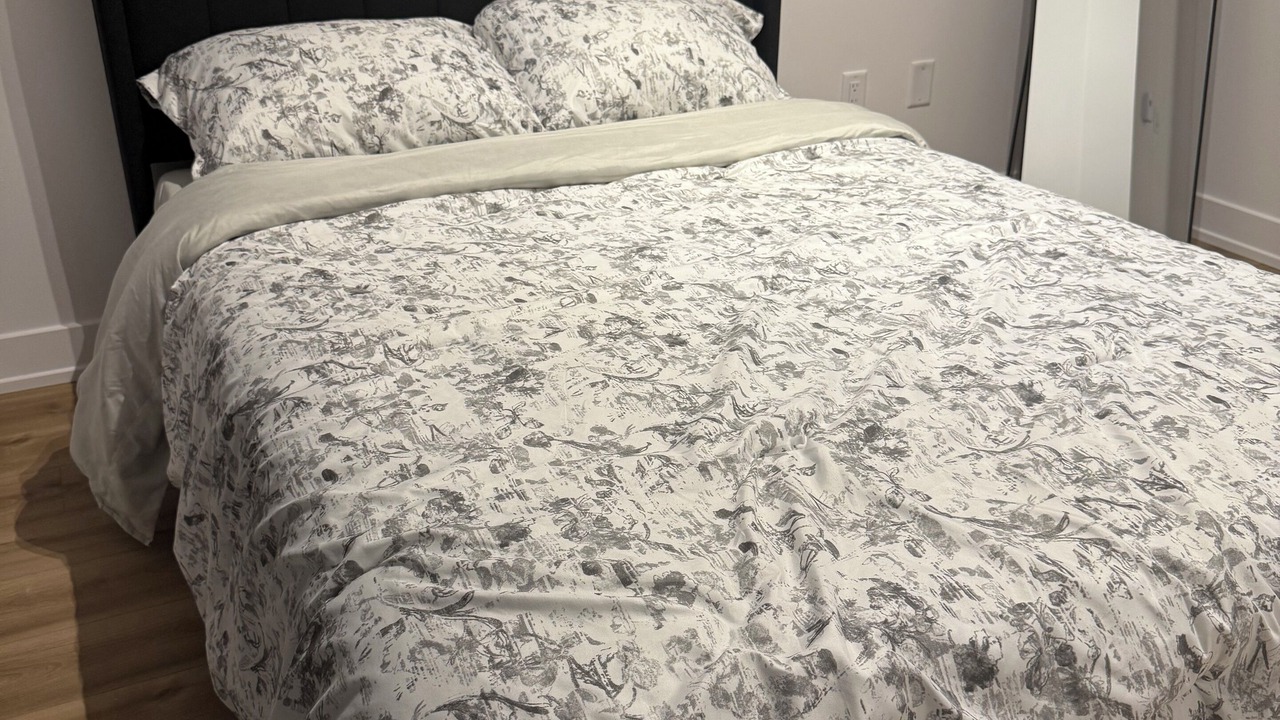 Photo of Bedroom in Aylmer
