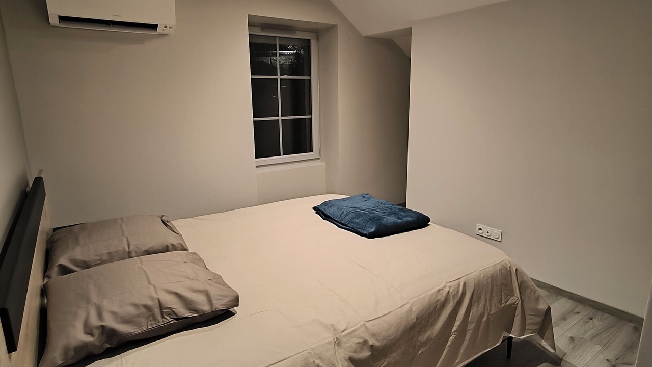 Photo of Bedroom in Dole