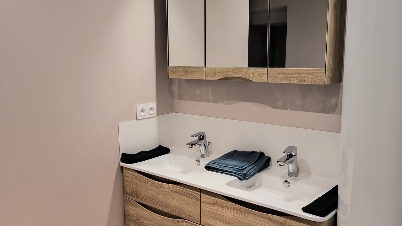 Photo of Bathroom in Dole
