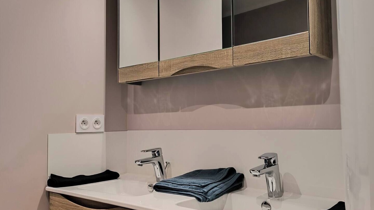 Photo of Bathroom in Dole