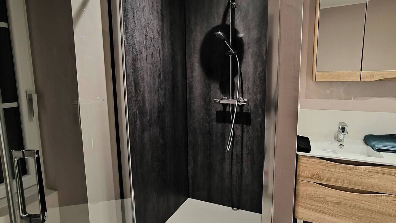 Photo of Bathroom in Dole