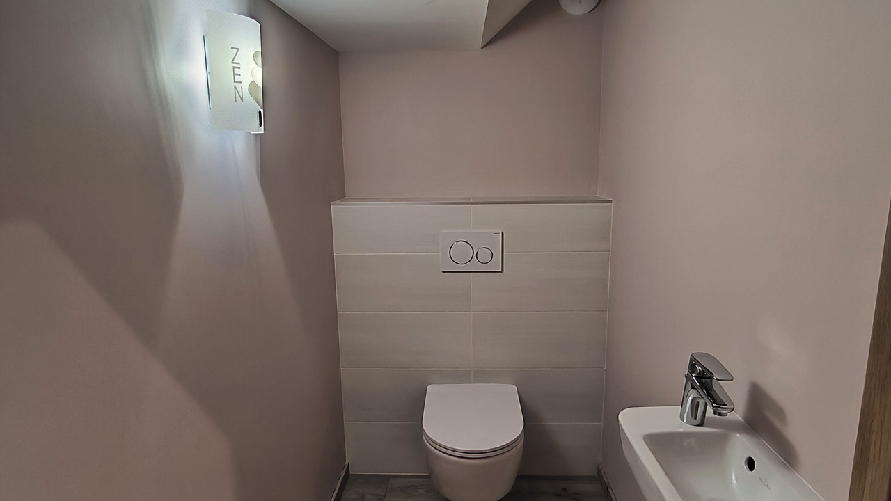 Photo of Bathroom in Dole
