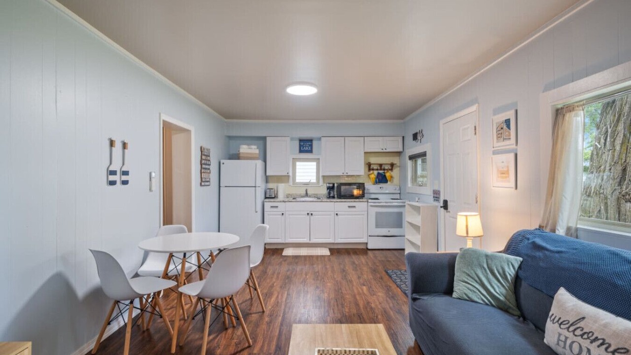 Photo of Livingroom in Whitmore Lake