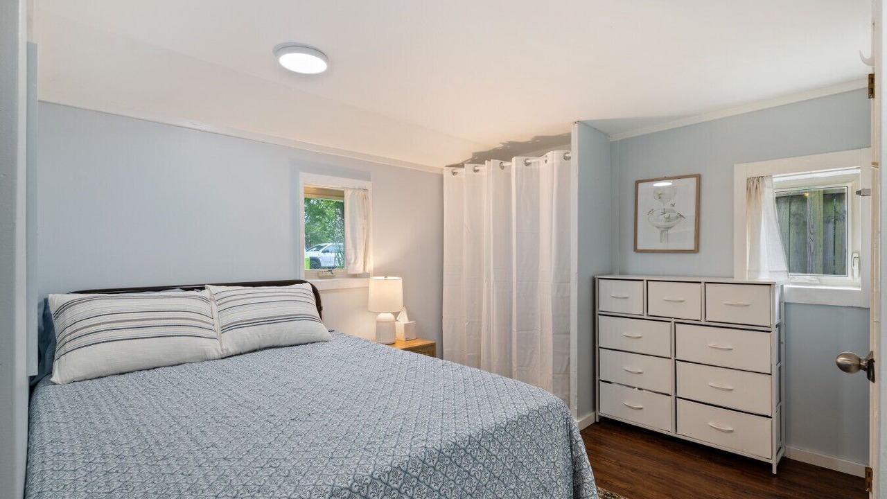 Photo of Bedroom in Whitmore Lake