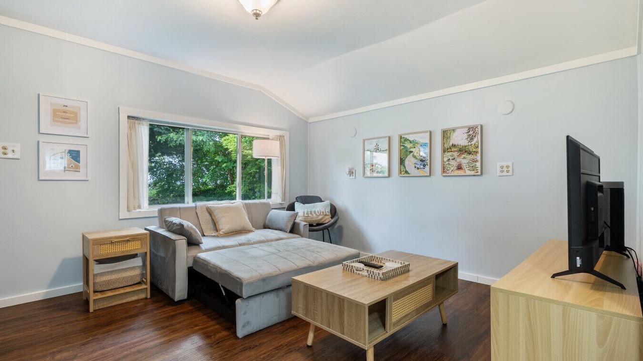 Photo of Livingroom in Whitmore Lake