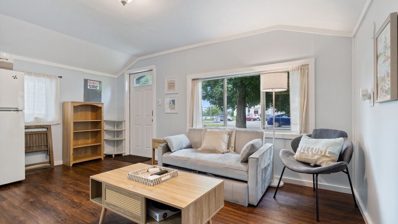 Photo of Livingroom in Whitmore Lake