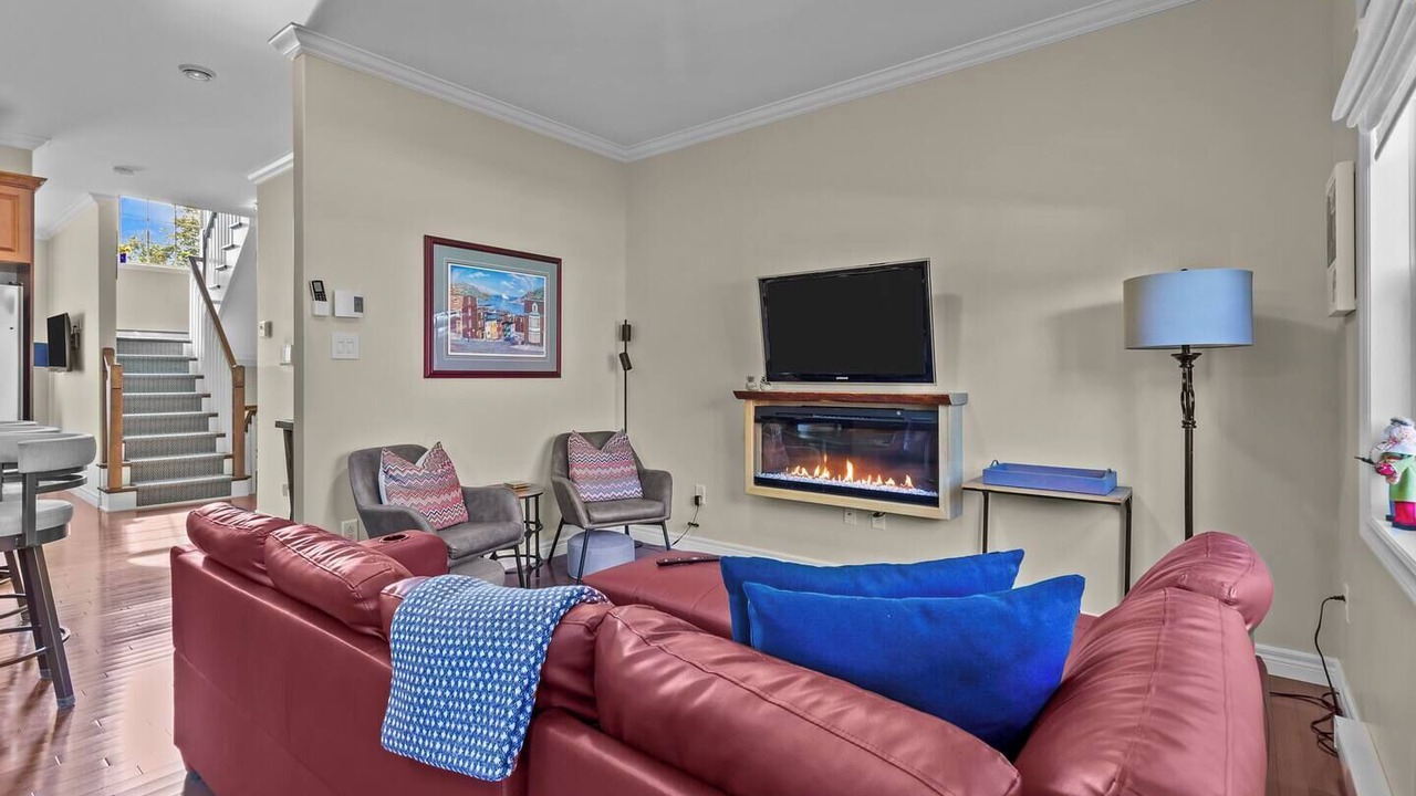 Photo of Livingroom in Terra Nova