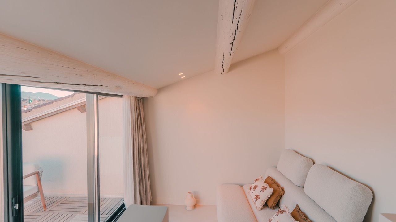 Photo of Livingroom in Opera