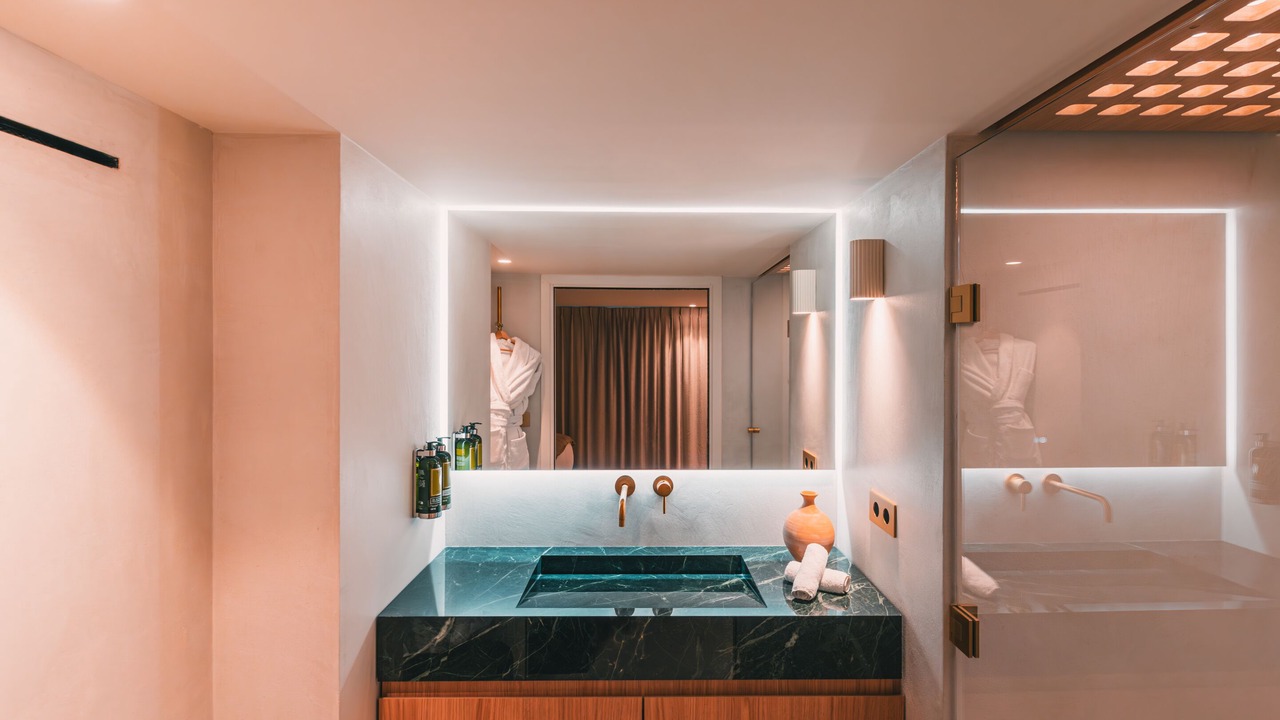 Photo of Bathroom in Opera