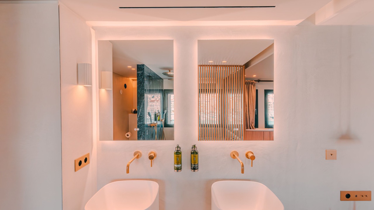Photo of Bathroom in Opera