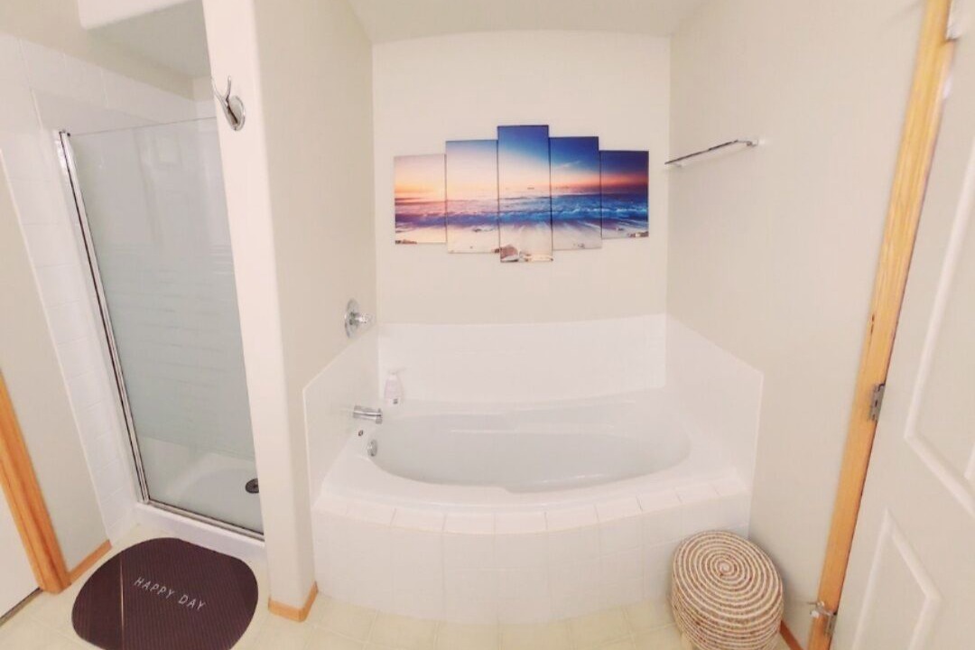 Photo of Bathroom in Arbour Lake