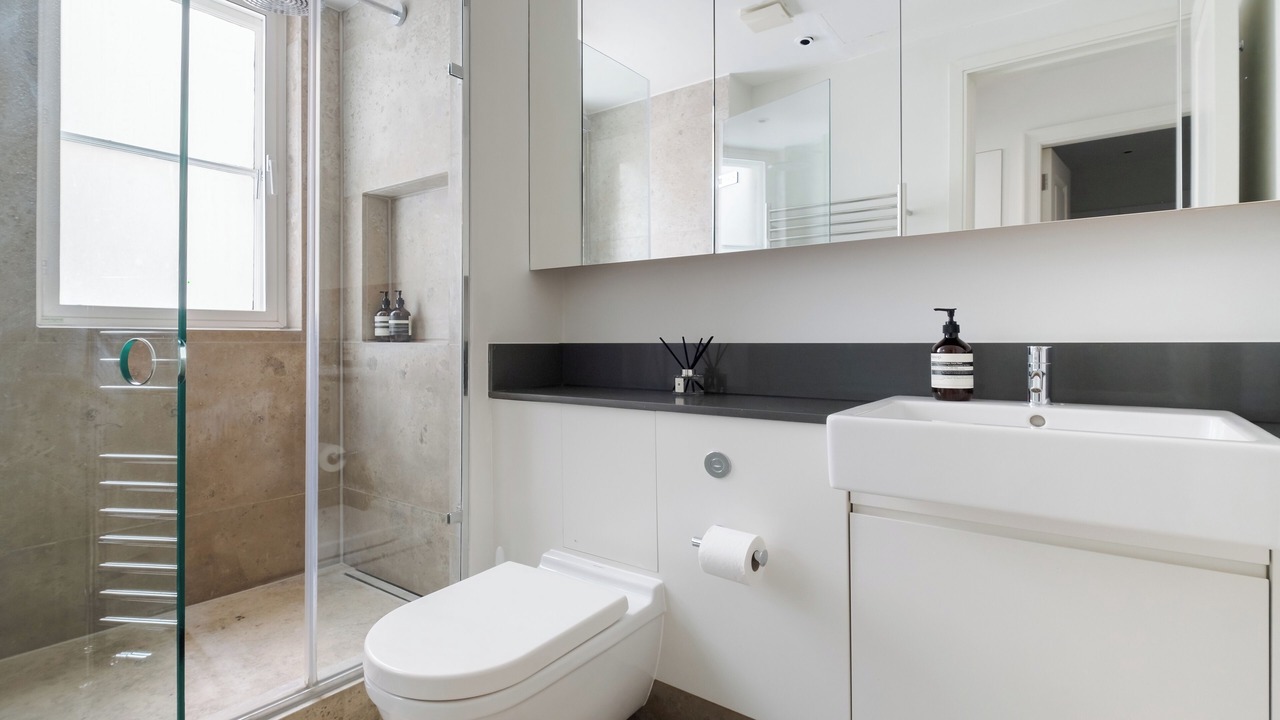 Photo of Bathroom in Brompton & Hans Town