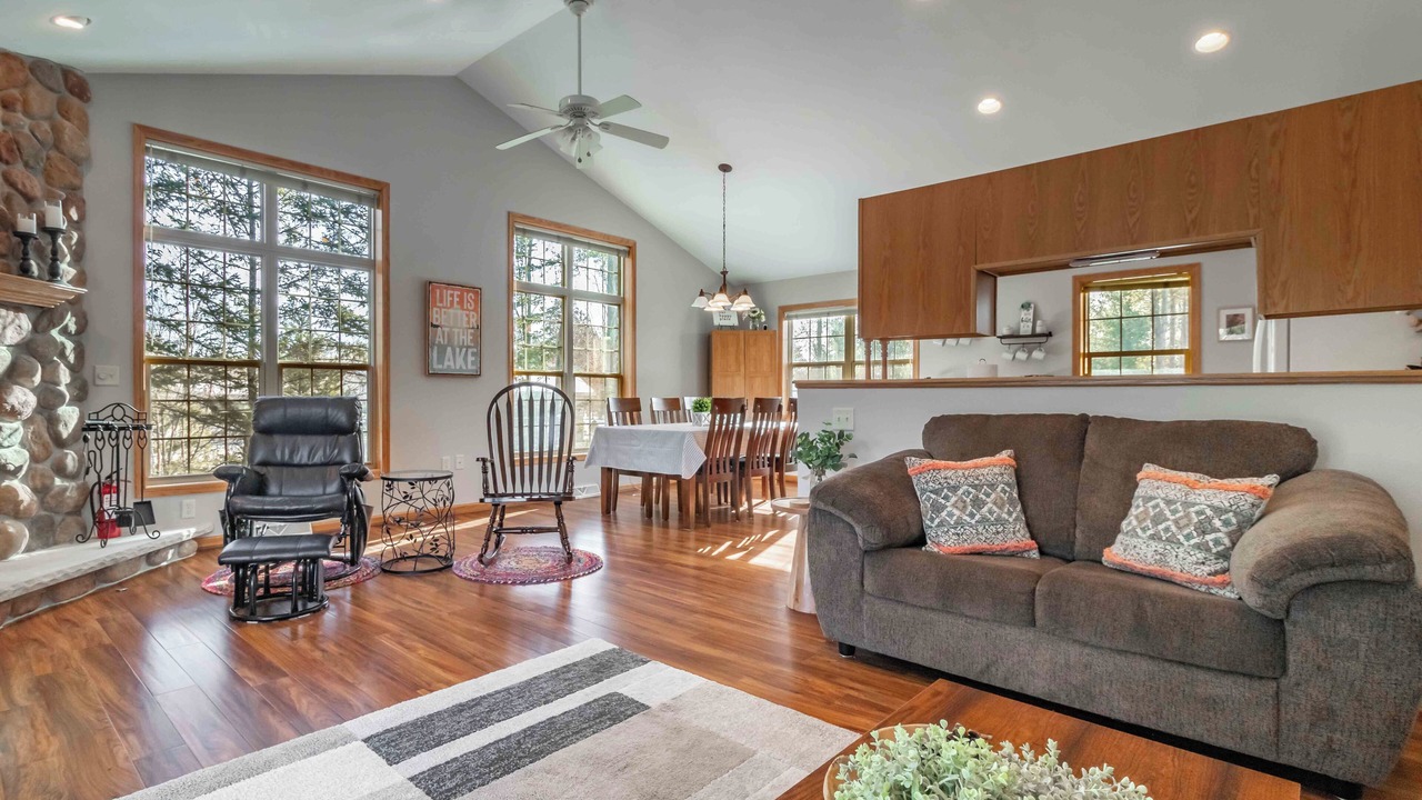 Photo of Livingroom in Nekoosa