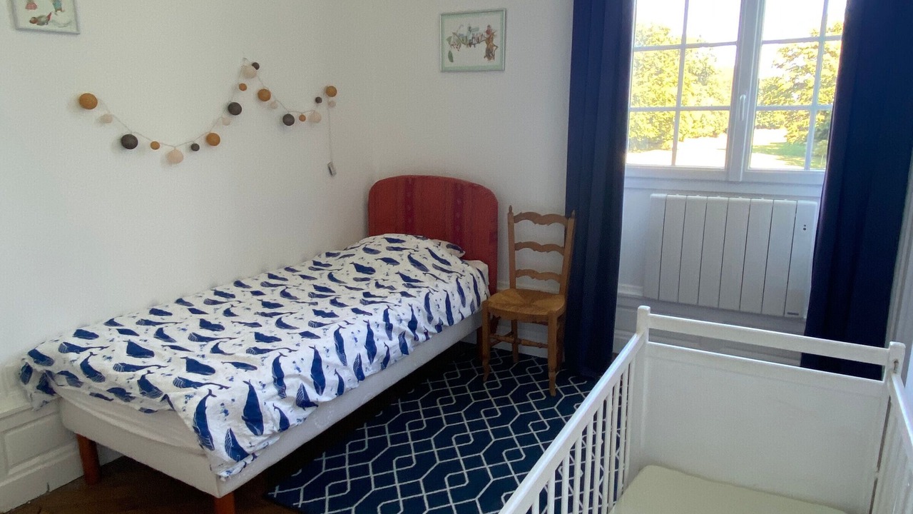 Photo of Bedroom in Loury