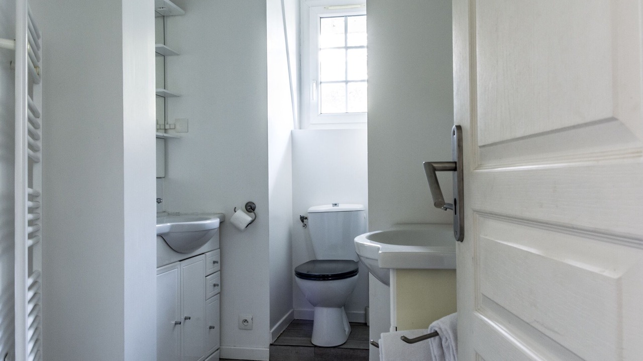 Photo of Bathroom in Veigne