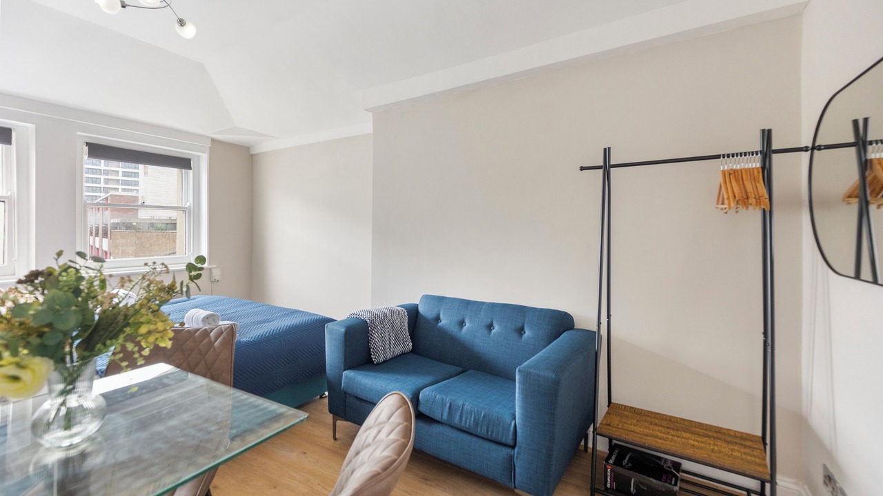 Photo of Livingroom in Cripplegate