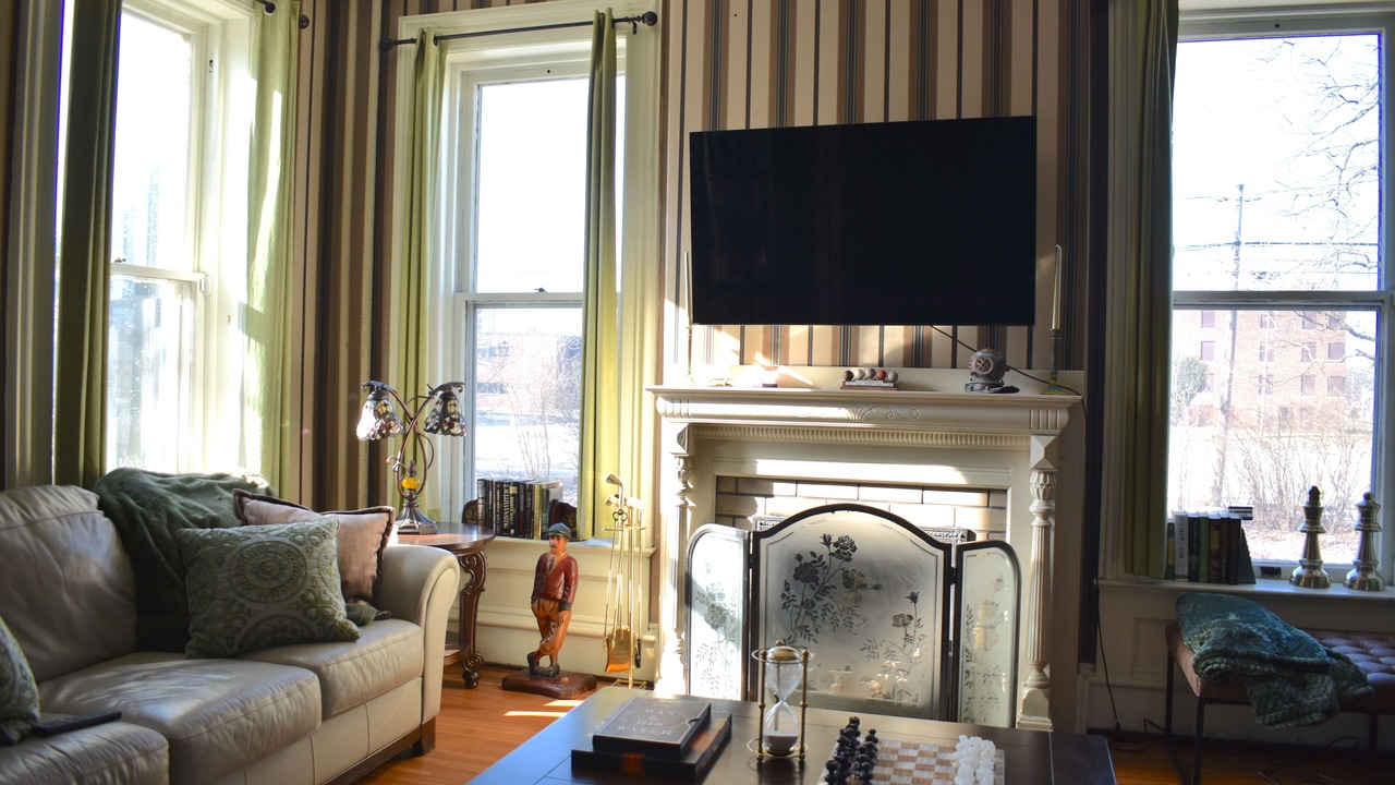 Photo of Livingroom in Bloomington