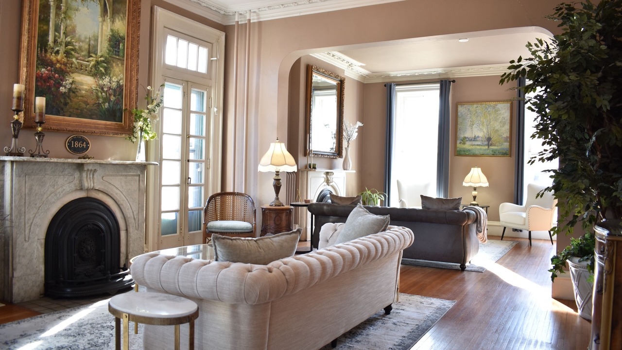 Photo of Livingroom in Bloomington