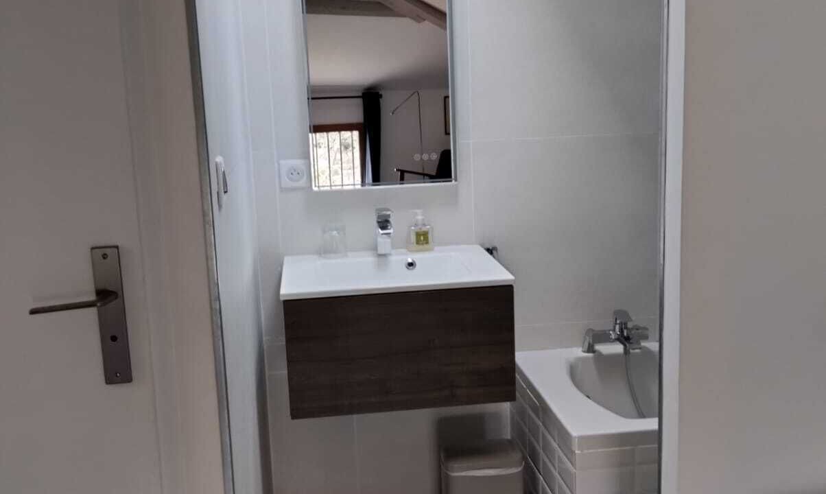 Photo of Bathroom in Chaponost
