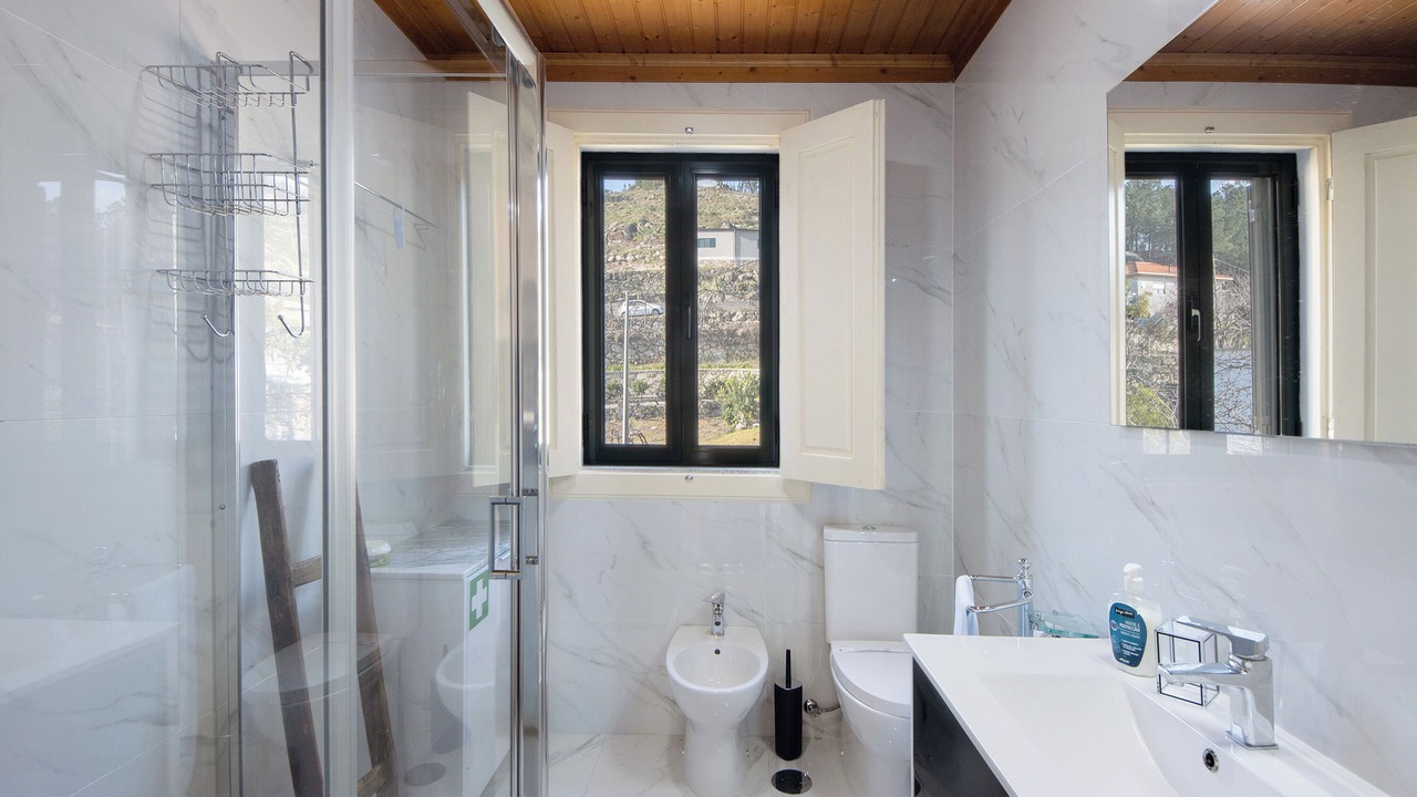 Photo of Bathroom in Resende