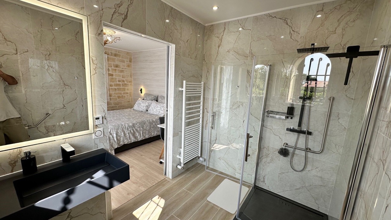Photo of Bathroom in Soussans