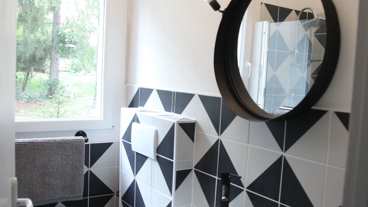 Photo of Bathroom in Dole