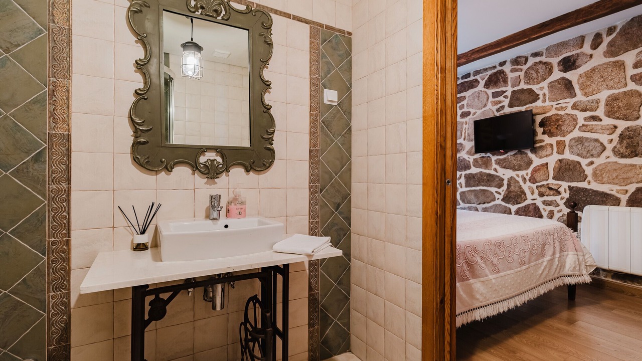 Photo of Bathroom in Pitoes das Junias
