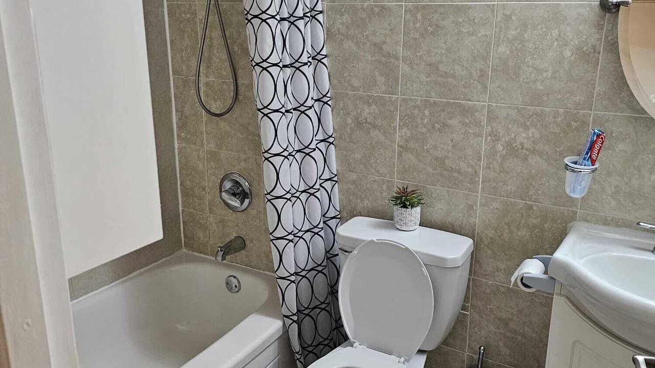 Photo of Bathroom in Arbour Lake