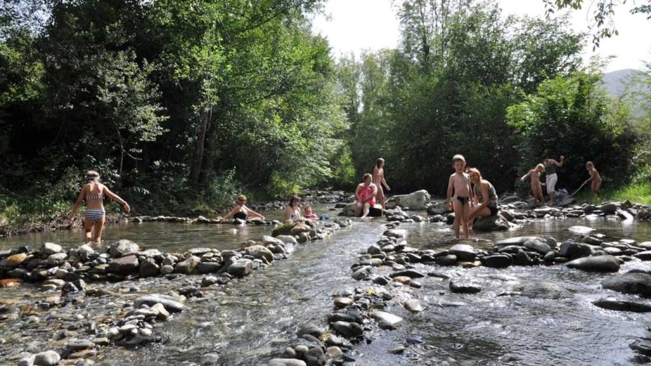 Photo of Others in Seix