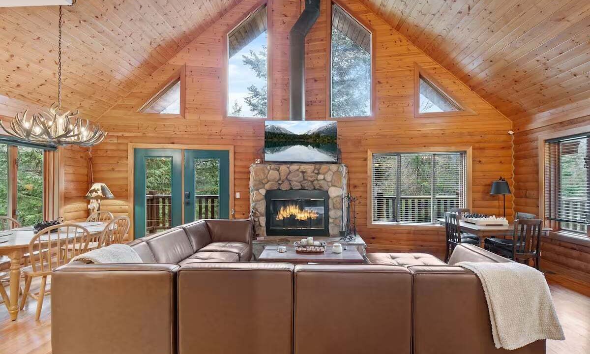 Photo of Livingroom in Hyak