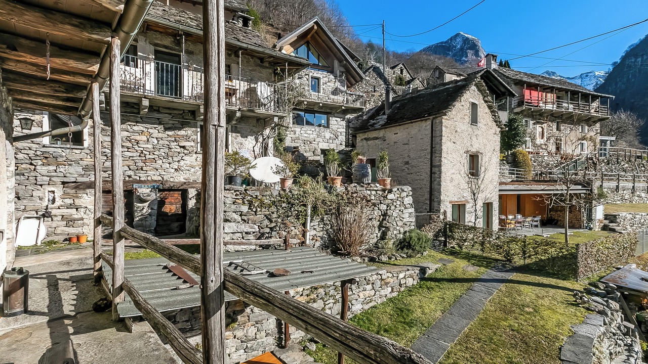 Photo of Patio Balcony in Lavertezzo
