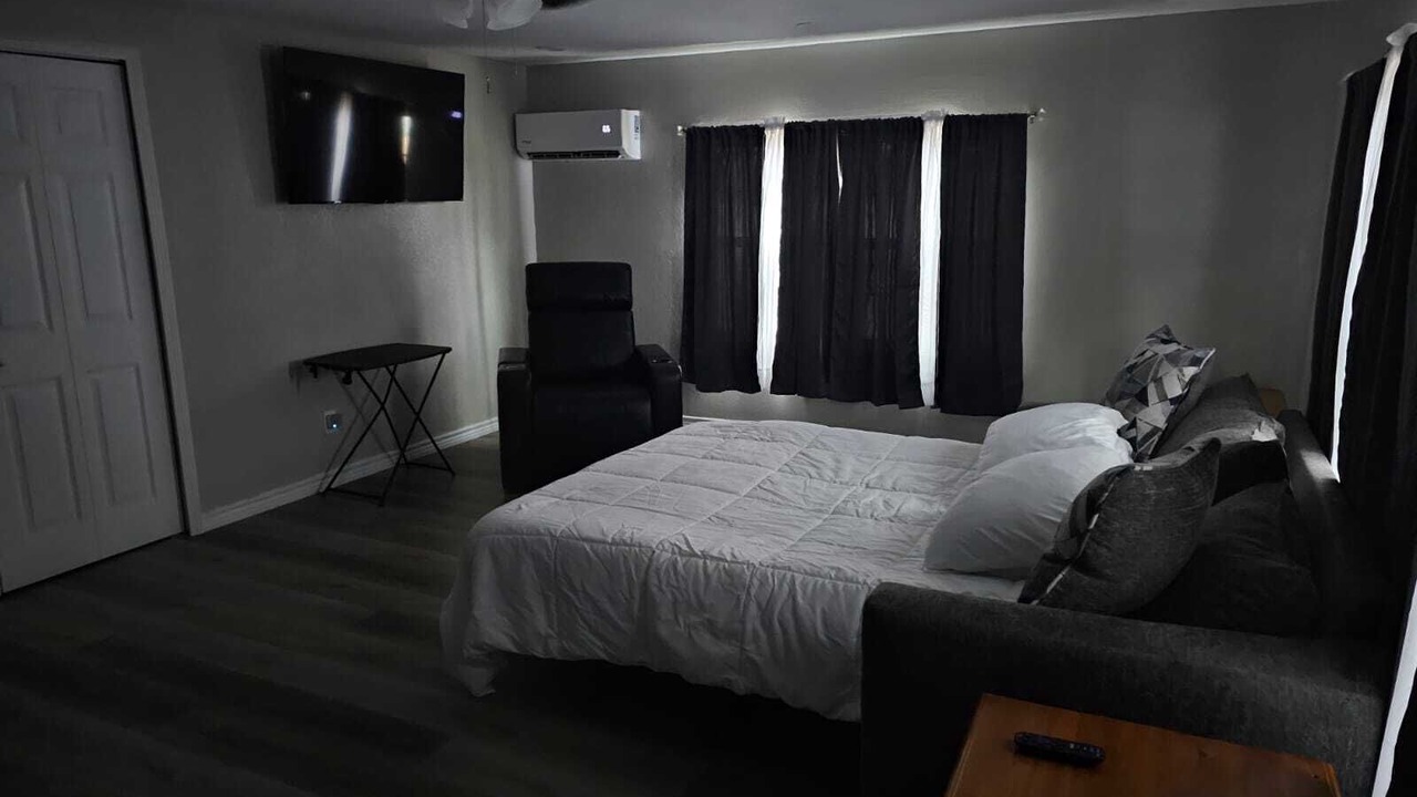 Photo of Bedroom in New Boston