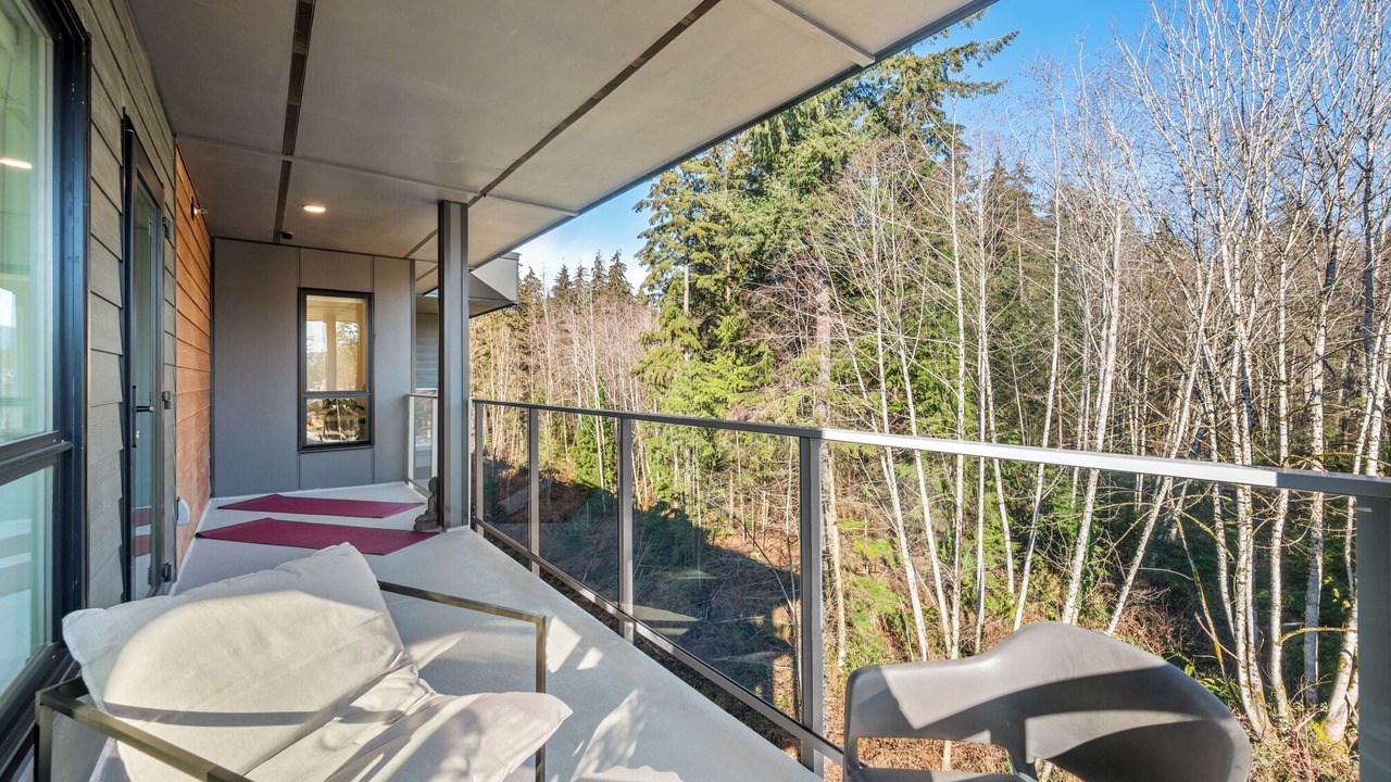 Photo of Patio Balcony in District of North Vancouver
