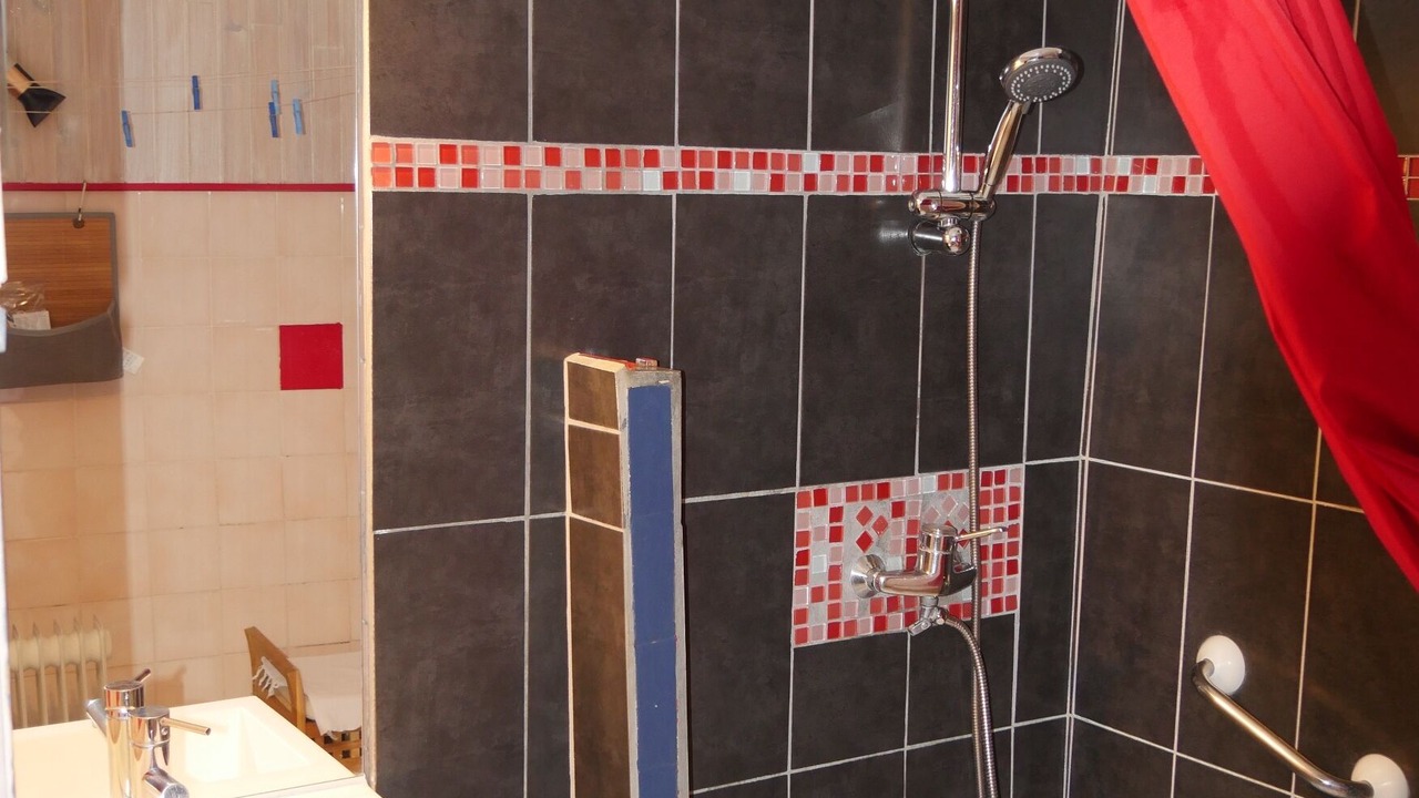 Photo of Bathroom in Verneuil-le-Chateau