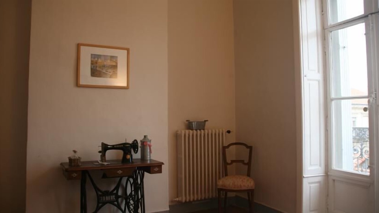 Photo of Others in Comedie