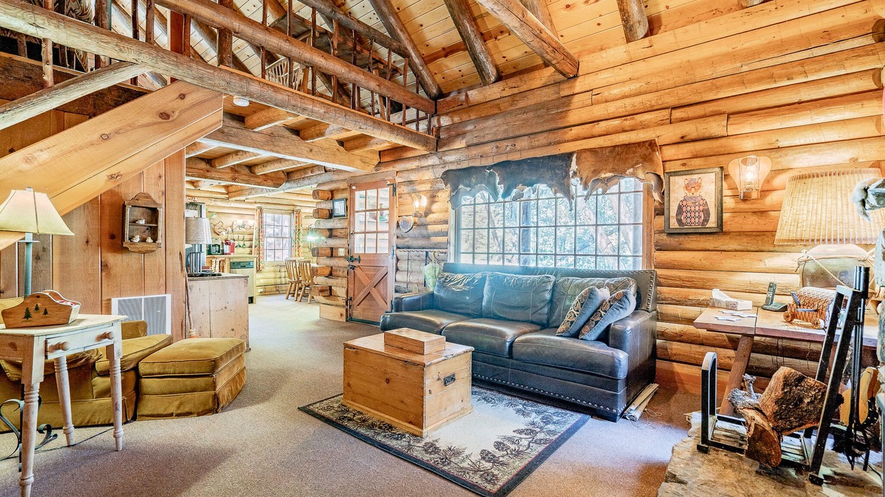 Photo of Livingroom in Pine Mountain Club
