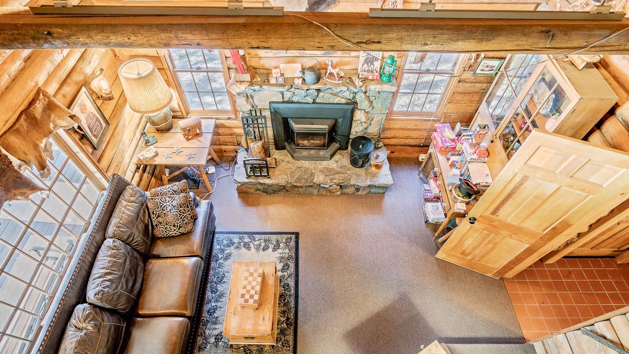 Photo of Livingroom in Pine Mountain Club