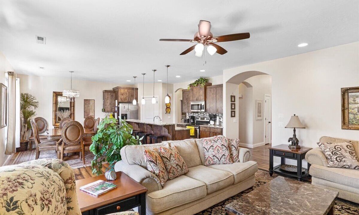 Photo of Livingroom in Hurricane