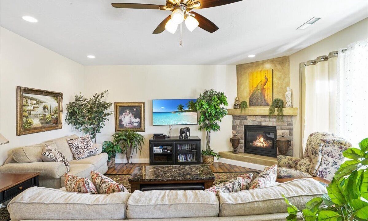 Photo of Livingroom in Hurricane