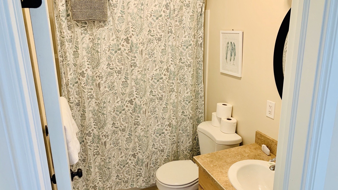 Photo of Bathroom in Cherimoya Hill