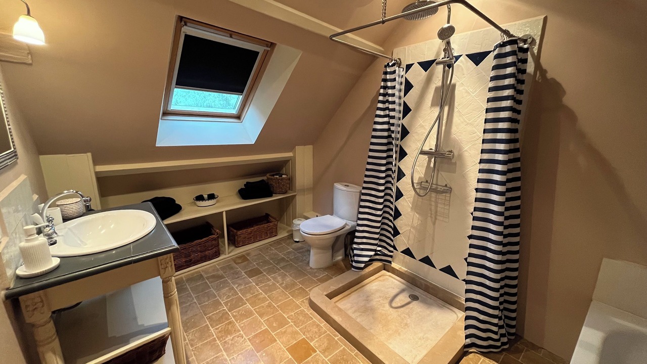 Photo of Bathroom in Corsaint