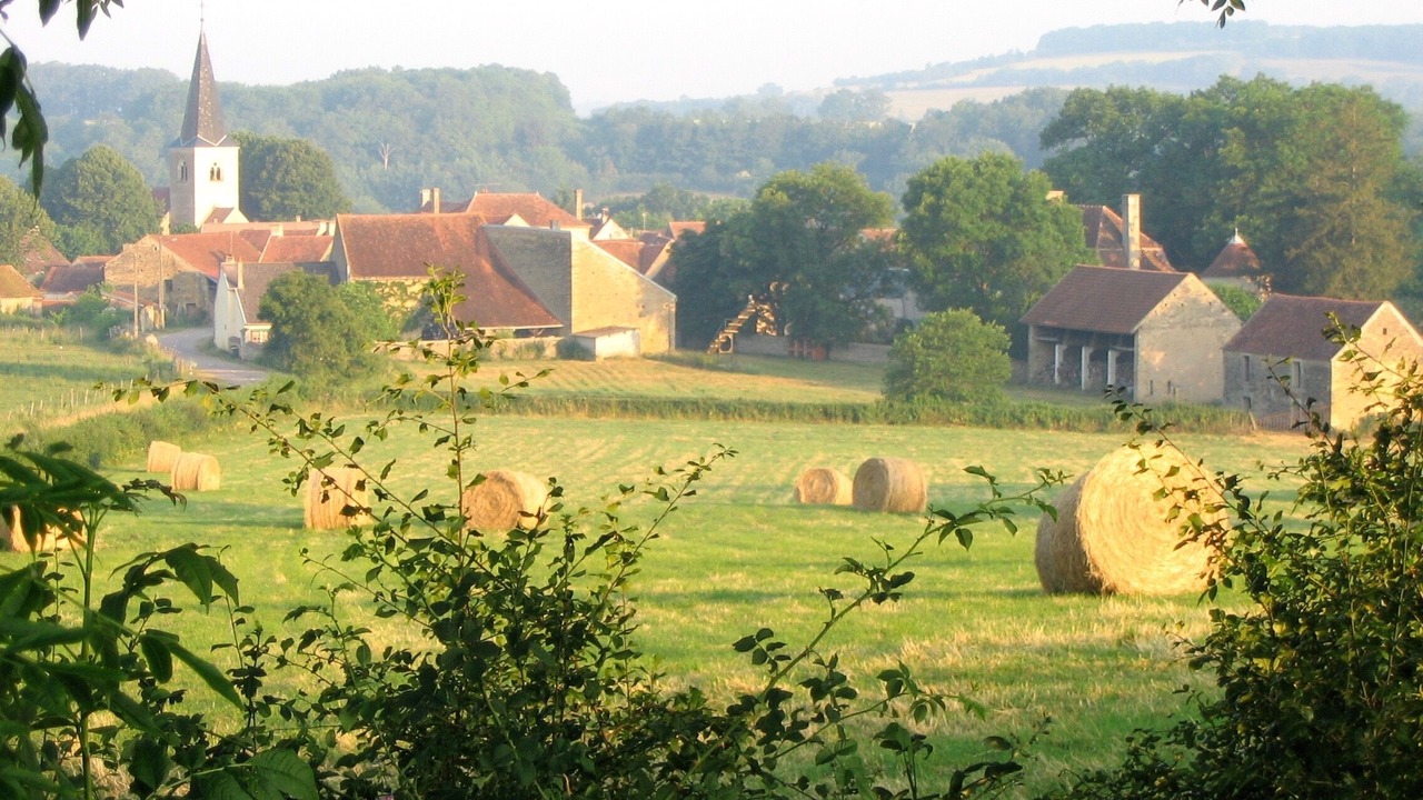 Photo of Others in Corsaint