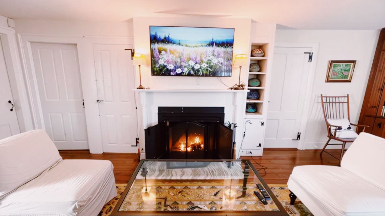 Photo of Livingroom in Saybrook Manor