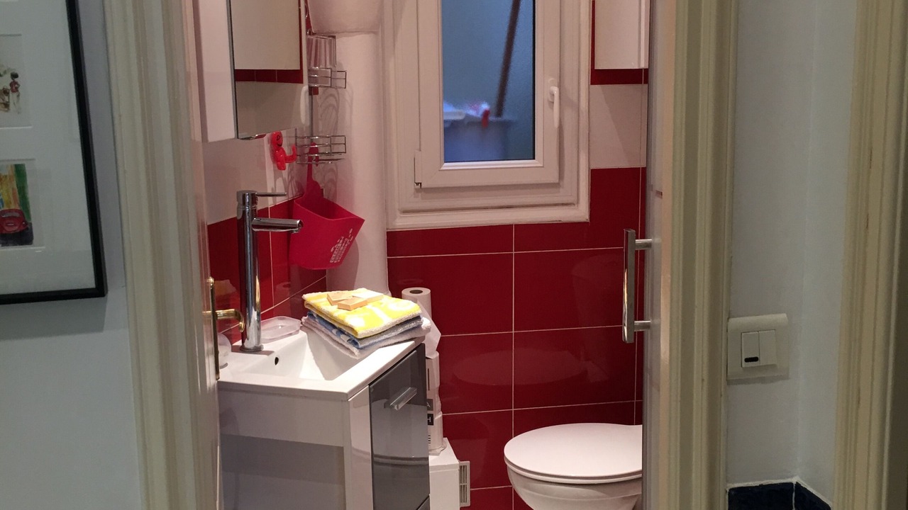 Photo of Bathroom in 9th Arrondissement